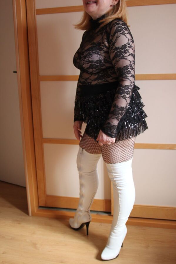 Free porn pics of Mature slut Julia with sexy white boots 6 of 17 pics