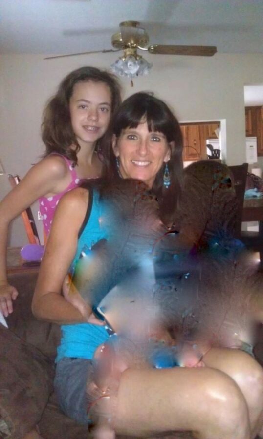 Free porn pics of My mom and sisters cum tribute 4 of 8 pics