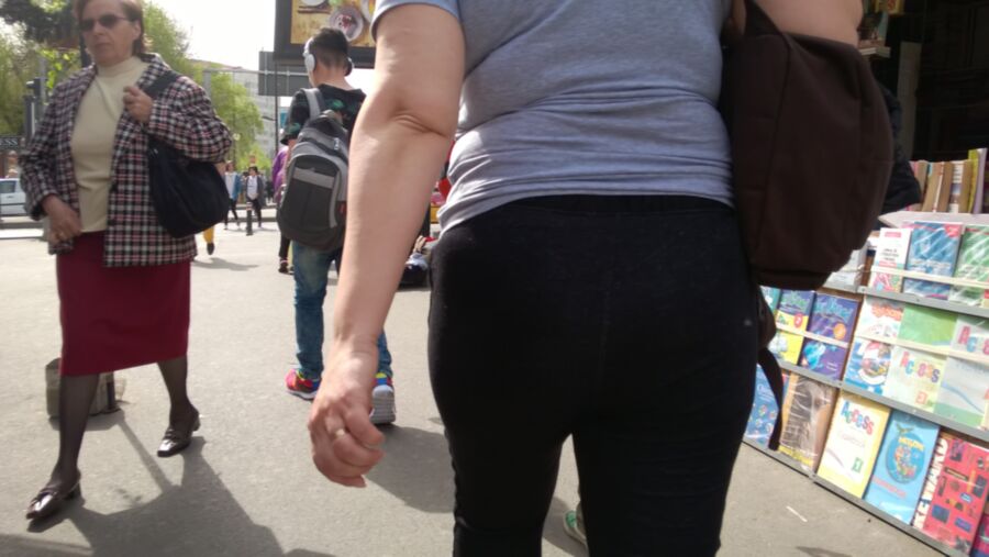 Free porn pics of candid street April 18 of 23 pics