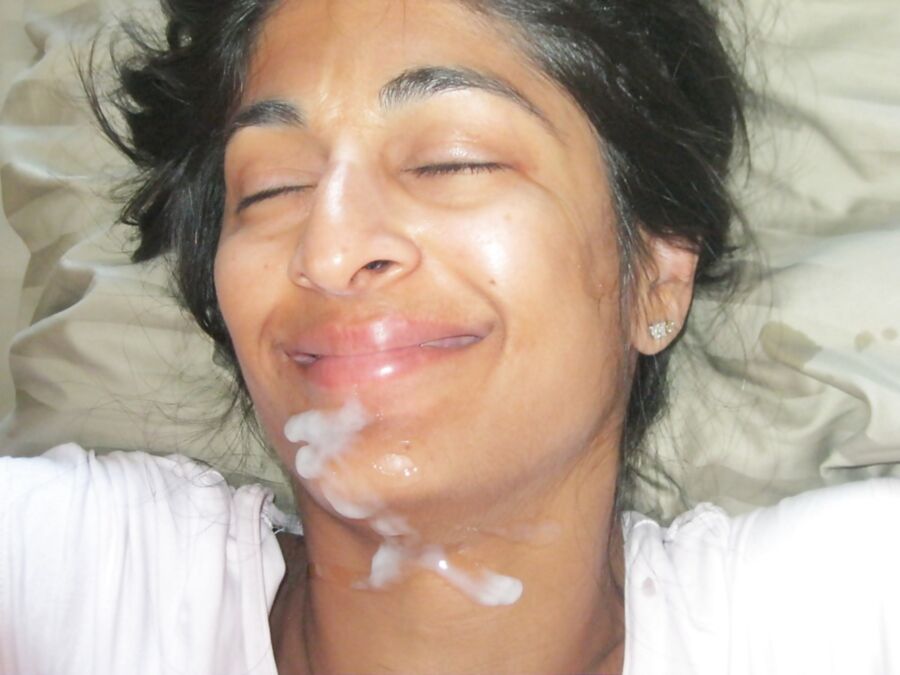 Beautiful Indian Babe Shows Off