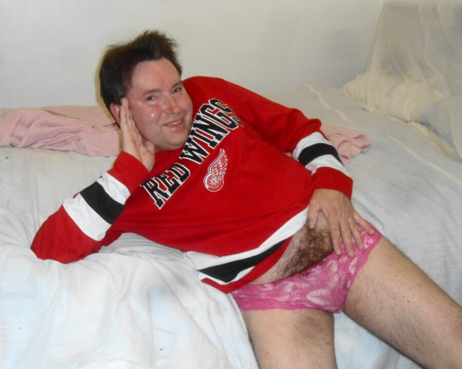 Free porn pics of red wings hockey 8 of 8 pics