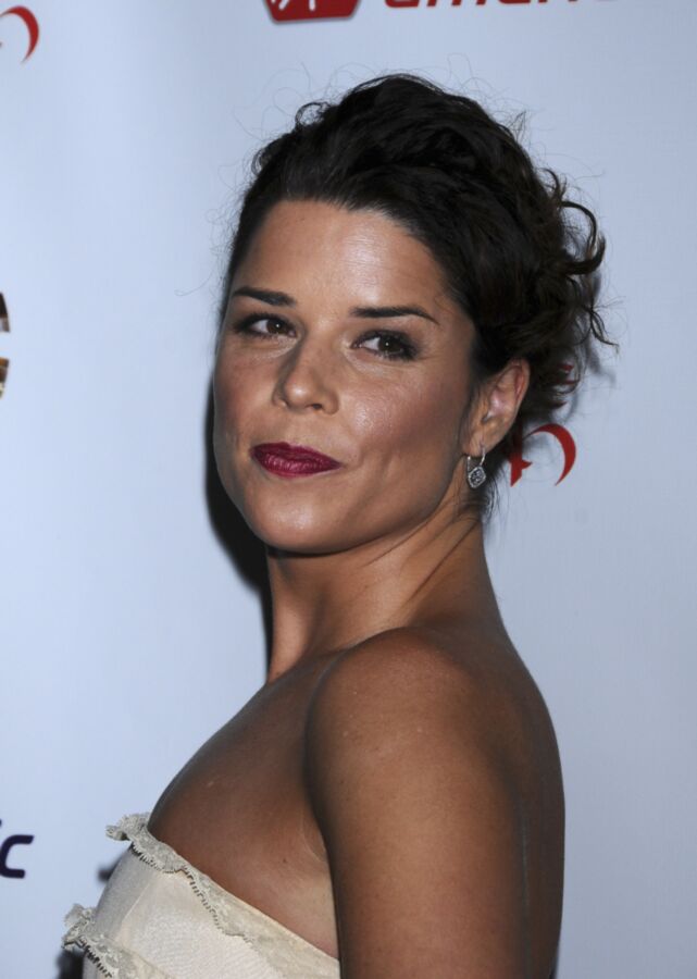 Free porn pics of Neve Campbell 5 of 193 pics