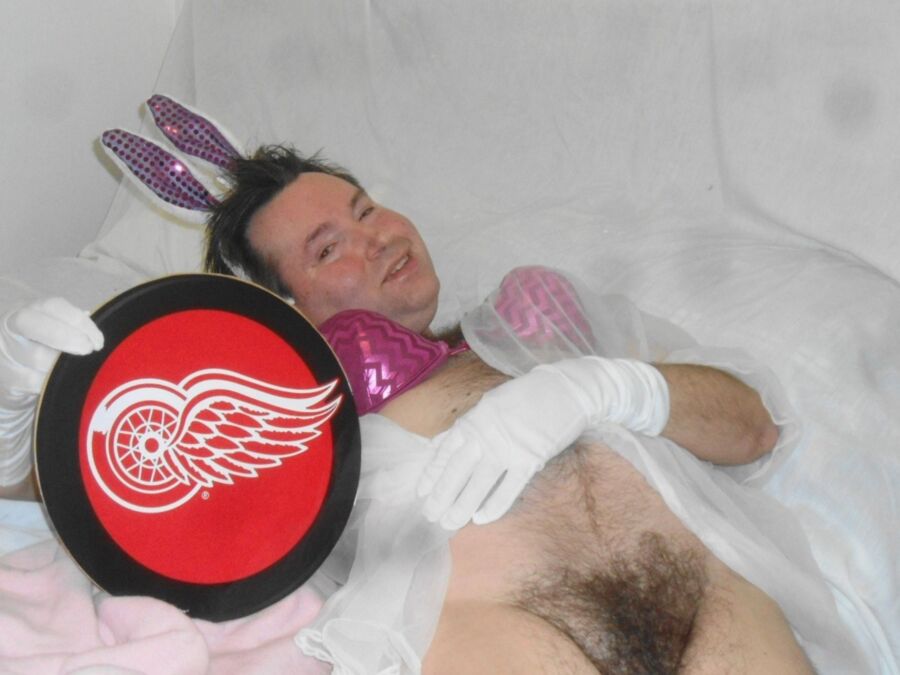 Free porn pics of red wings hockey 2 of 8 pics