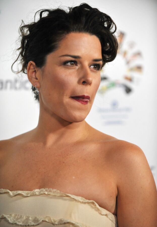 Free porn pics of Neve Campbell 4 of 193 pics