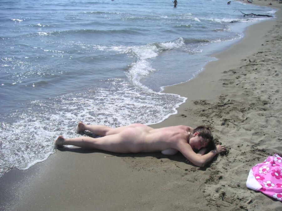 Free porn pics of amatrice on beach 4 of 26 pics