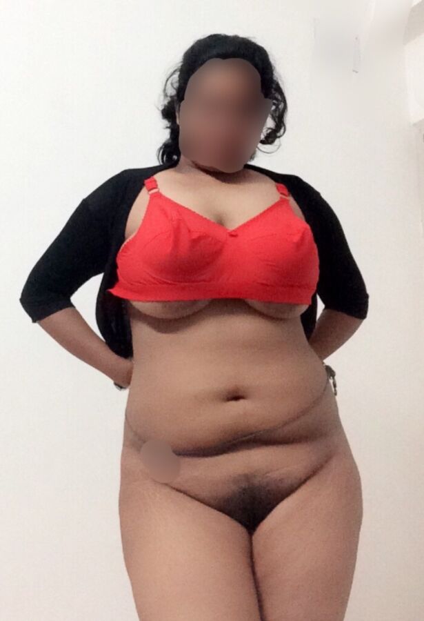 Free porn pics of Desi Aunty 8 of 28 pics