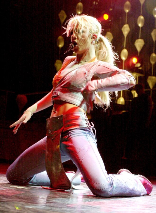 Free porn pics of Britney Spears Hot Performance  6 of 80 pics