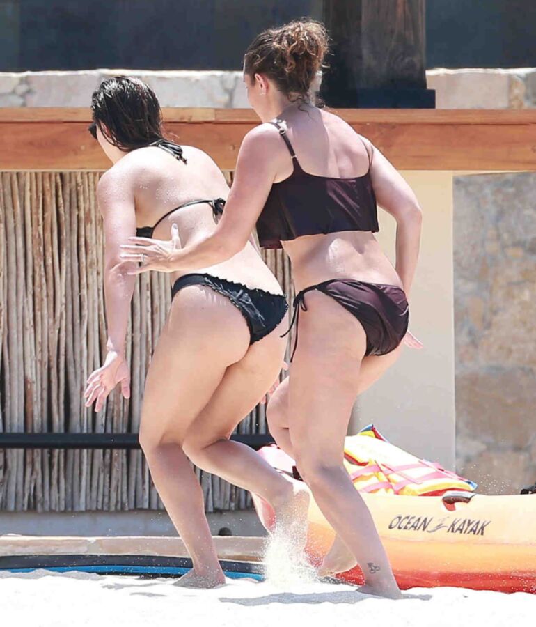 Free porn pics of Katharine McPhee Ass - Swimsuits 9 of 22 pics