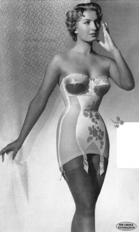 Free porn pics of Vintage Girdle-Beauties, german and others 18 of 41 pics