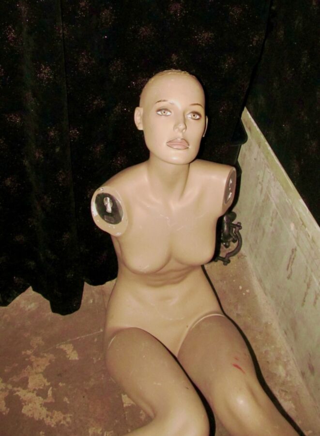 Free porn pics of mannequin 1 of 29 pics