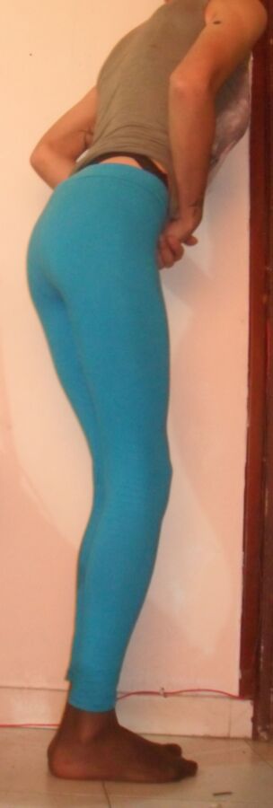 Free porn pics of leggins azules blusa cafe claro 2 of 8 pics