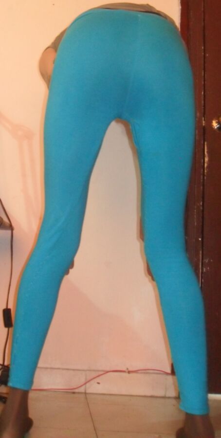 Free porn pics of leggins azules blusa cafe claro 7 of 8 pics