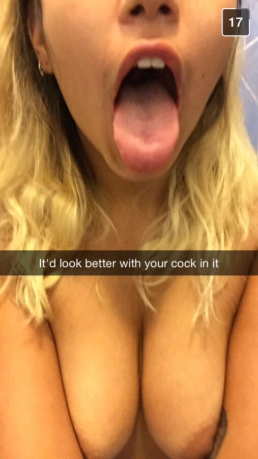 Free porn pics of Snaps she sent to ME vs. snaps she sent to YOU 5 of 12 pics