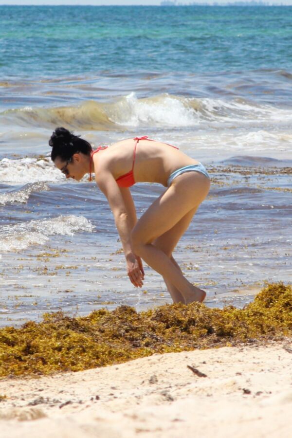 Free porn pics of Krysten Ritter in Bikini at a Beach in Cancun  13 of 53 pics