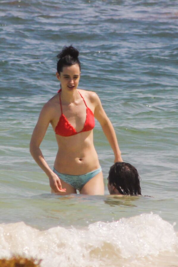 Free porn pics of Krysten Ritter in Bikini at a Beach in Cancun  15 of 53 pics