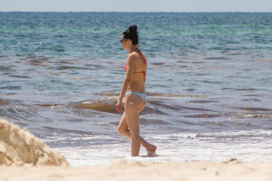 Free porn pics of Krysten Ritter in Bikini at a Beach in Cancun  10 of 53 pics