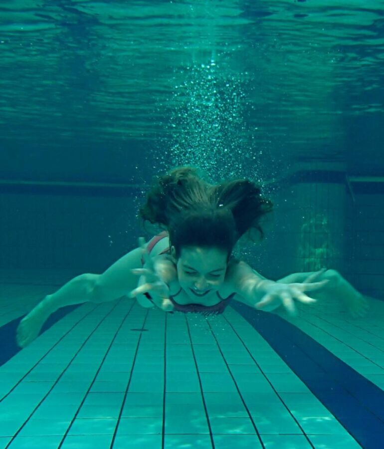 Free porn pics of Swimbath Underwater 3 of 33 pics