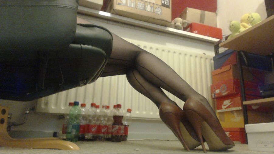 Free porn pics of pantyhose and highheels 24 of 46 pics