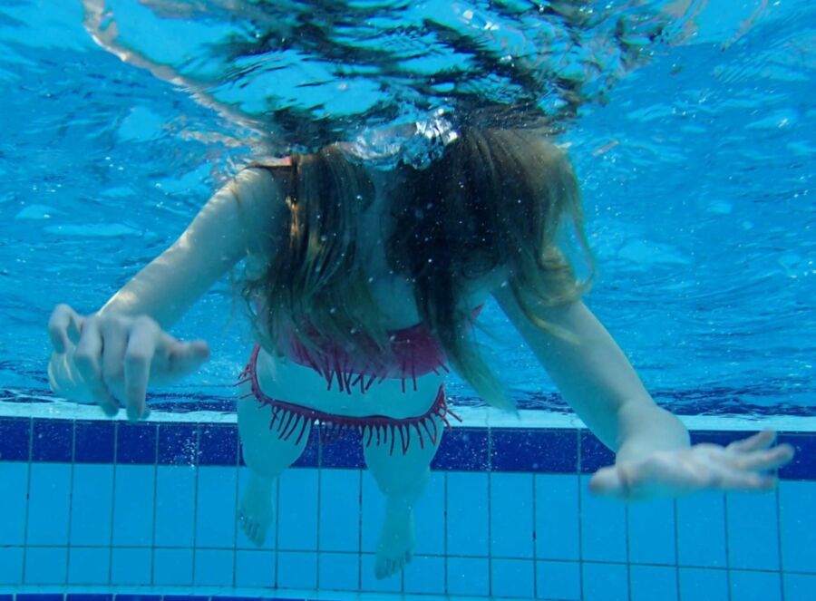 Free porn pics of Swimbath Underwater 1 of 33 pics