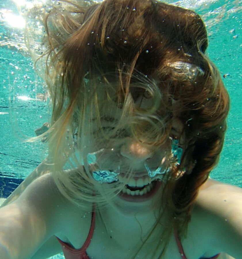 Free porn pics of Swimbath Underwater 12 of 33 pics