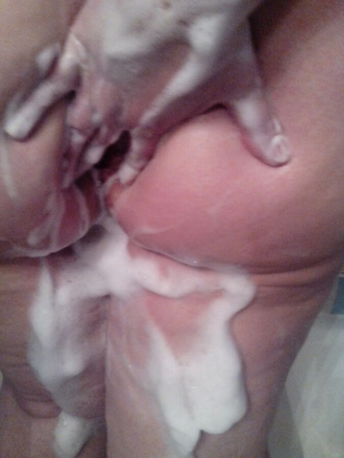 Free porn pics of Wife in the shower 13 of 22 pics