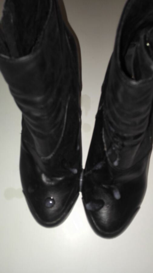 Free porn pics of Cum on Gf boots 8 of 8 pics