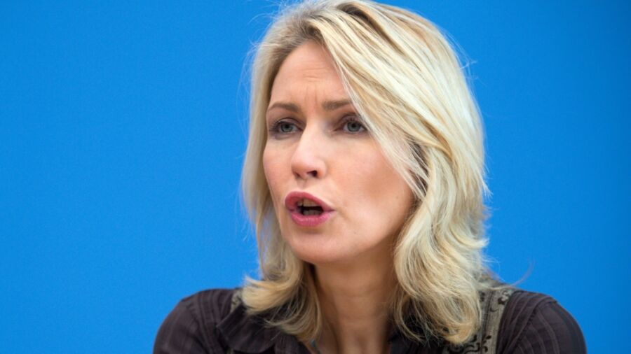 Free porn pics of Manuela Schwesig - German politician 1 of 218 pics