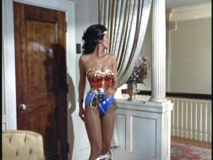 Free porn pics of Wonder Woman  1 of 22 pics