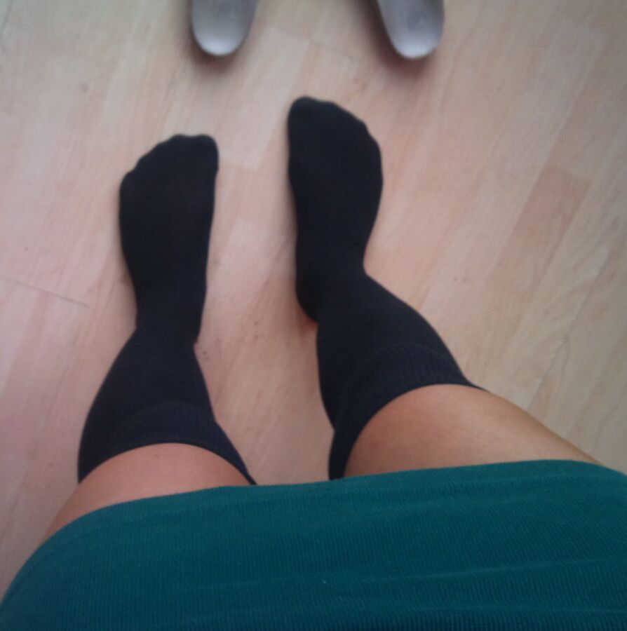 Free porn pics of Pantyhose at work - winter edition (socks over pantyhose - ugly  8 of 32 pics