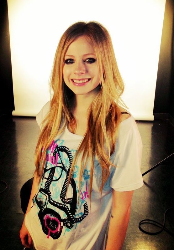 Free porn pics of Avril Lavigne - Cute 17 of 17 pics