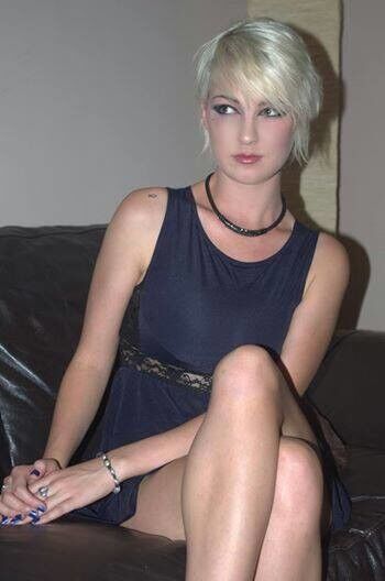Free porn pics of delusional wannabe blonde model 14 of 24 pics