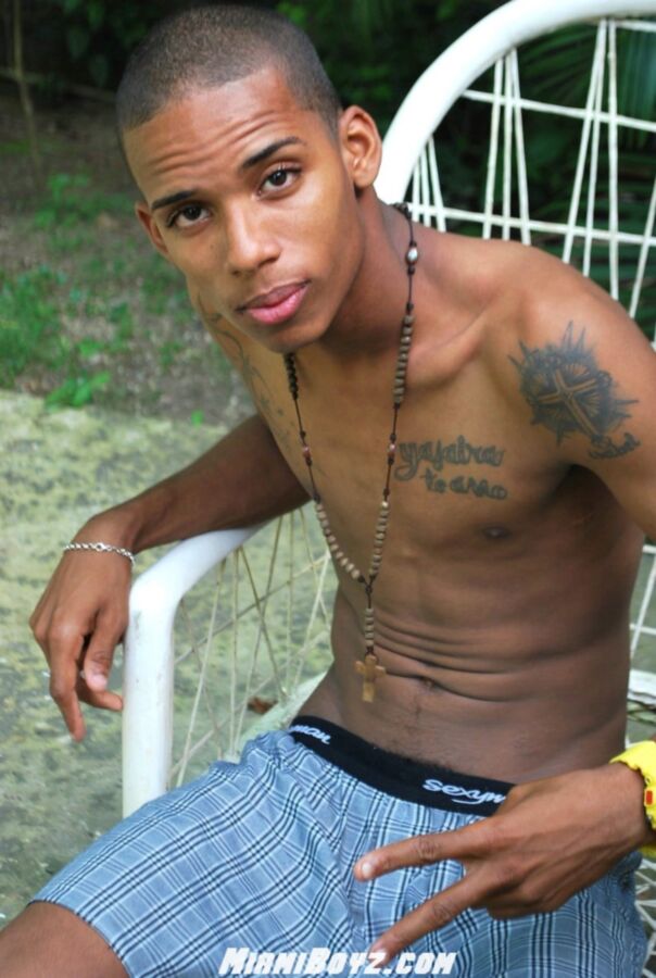 Troubled teens in il Lace edge gay fad roses