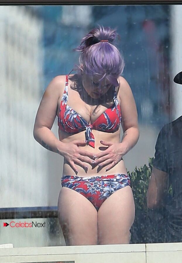 Free porn pics of Kelly Osbourne - Bikini 9 of 11 pics
