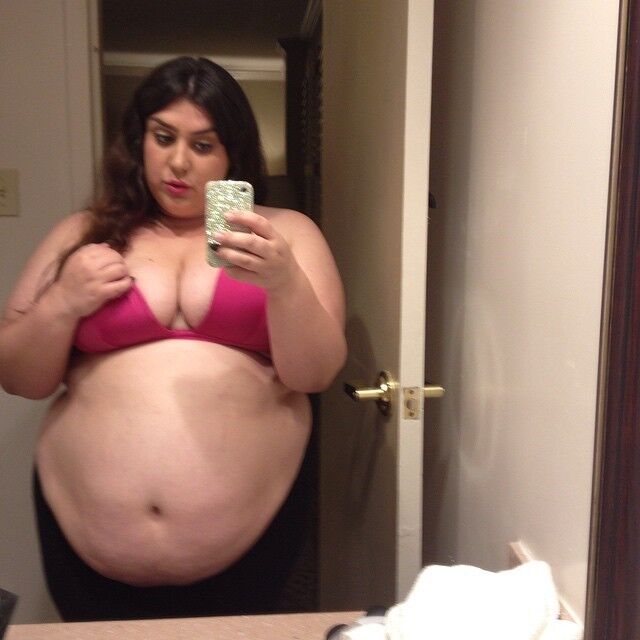 Free porn pics of BBW Lyala - Fat big belly 2 of 75 pics