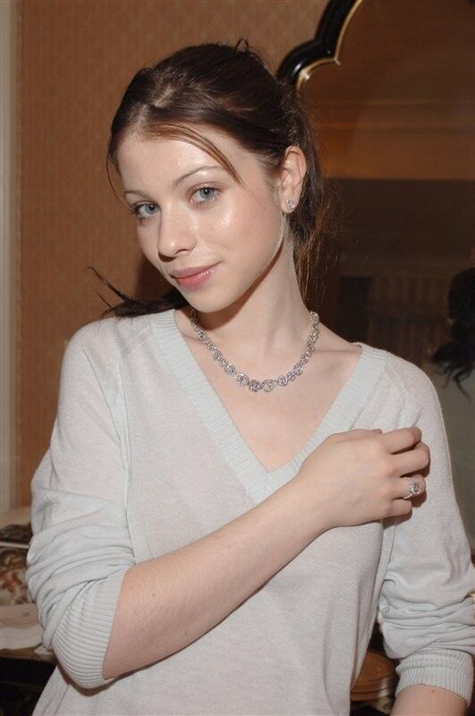 Free porn pics of Michelle Trachtenberg - Assorted 6 of 19 pics