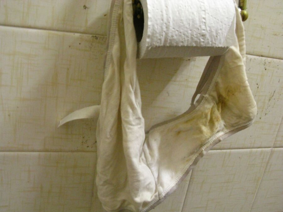 Free porn pics of Housemates dirty undies left in the bathroom!! 9 of 12 pics