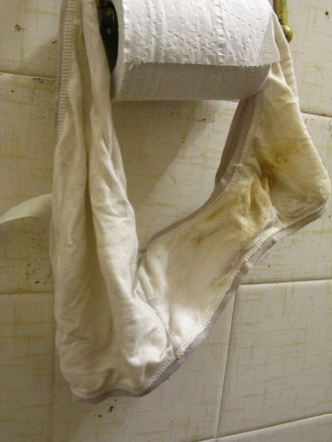 Free porn pics of Housemates dirty undies left in the bathroom!! 8 of 12 pics
