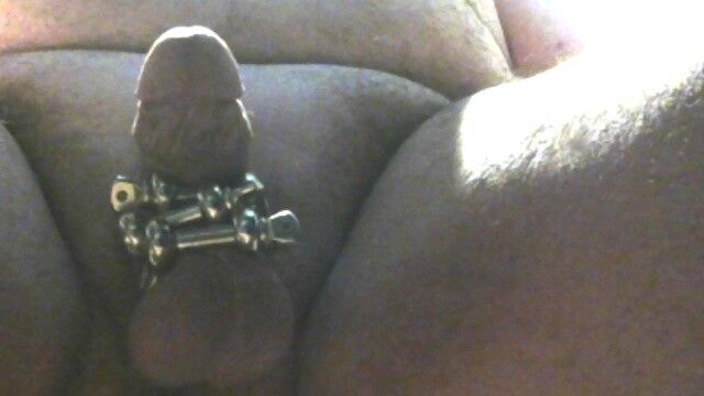 Free porn pics of anchor shackle ball stretching 4 of 29 pics