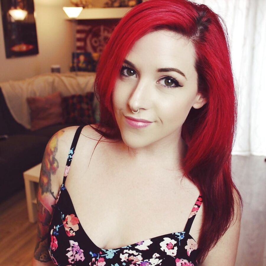 Free porn pics of Lolrenaynay Twitch whore 7 of 11 pics