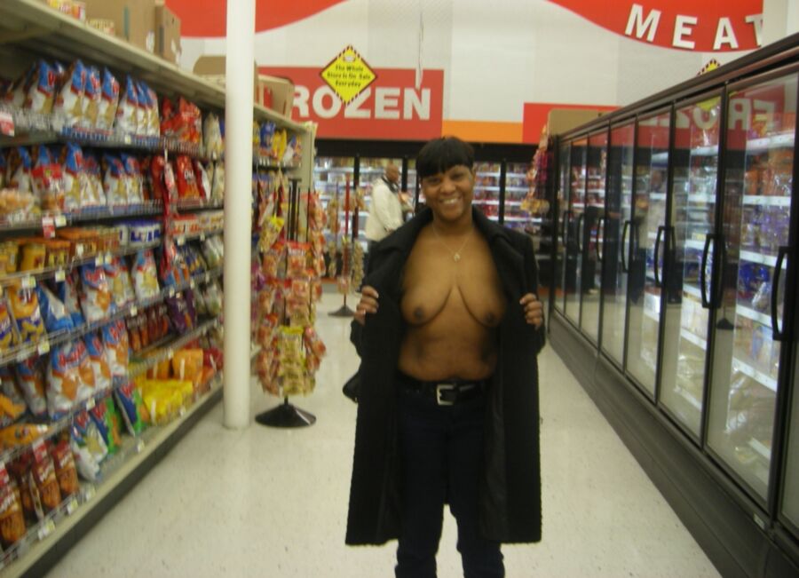 Free porn pics of mature black exhibitionist nude in public 6 of 10 pics