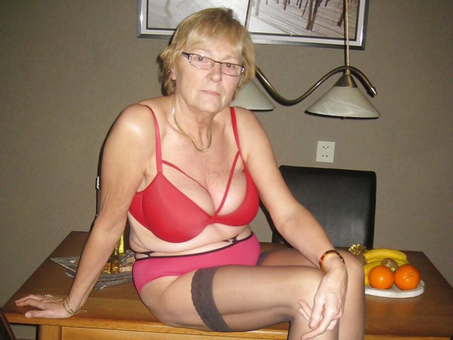 Free porn pics of Mature Minx With A Fine Pair Of Firm Bosoms 12 of 34 pics