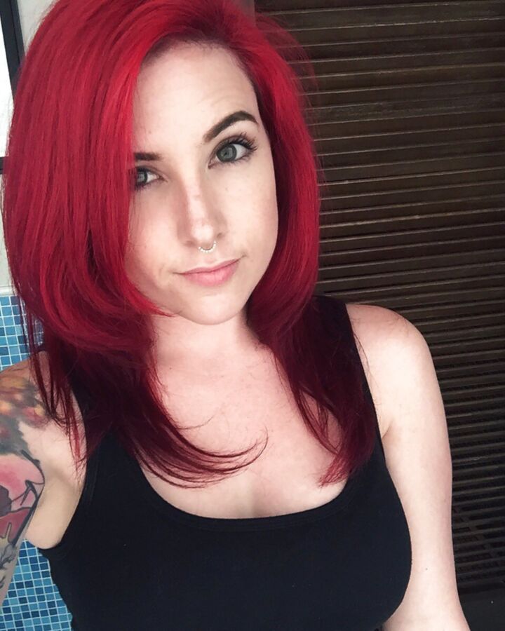 Free porn pics of Lolrenaynay Twitch whore 1 of 11 pics