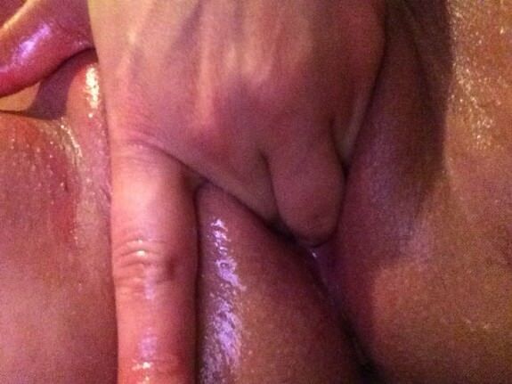 Free porn pics of fingering paki pussy 2 of 4 pics