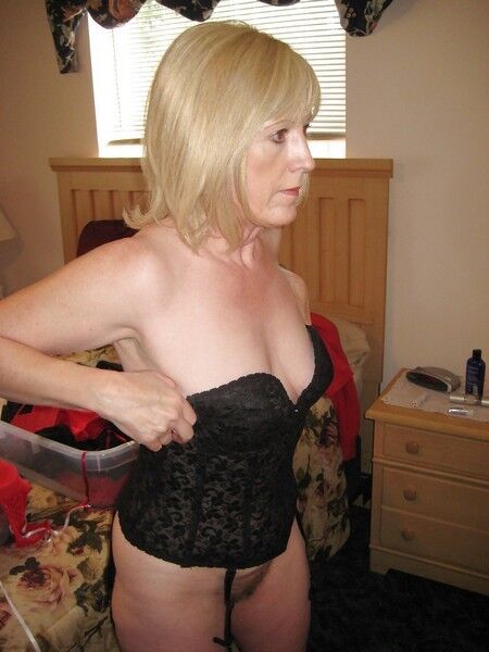 Tanned hot milf gena Joi milf dirty talk