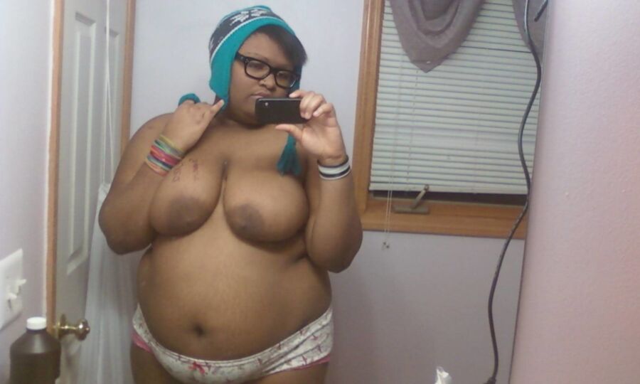 Thick Busty Nerdy Black Girl Shows Off Her Tits And Body Bbw Fuck Pic