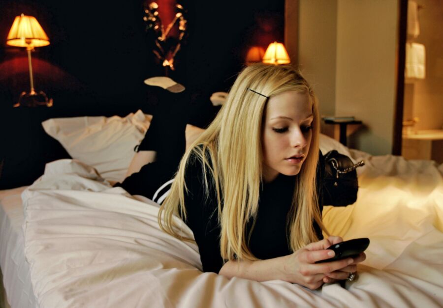 Free porn pics of Avril Lavigne - High Maintenance 22 of 29 pics