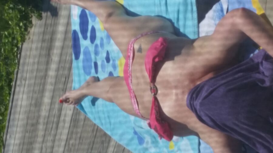 Free porn pics of Wife sunbathing 3 of 6 pics