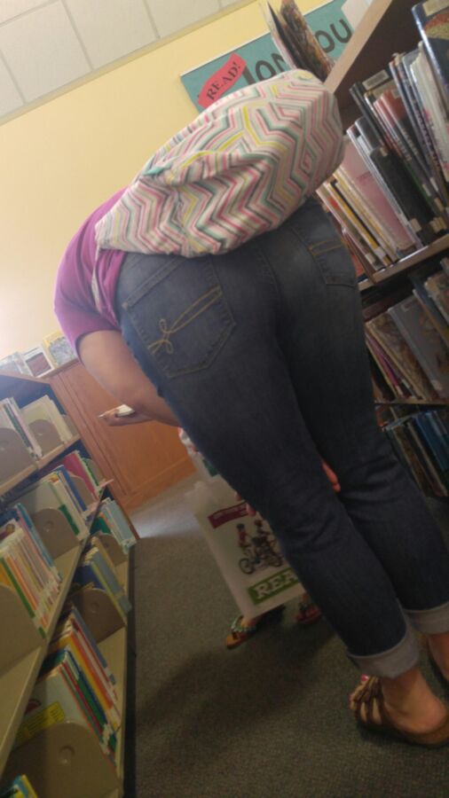 Free porn pics of Candid library sluts 7 of 9 pics