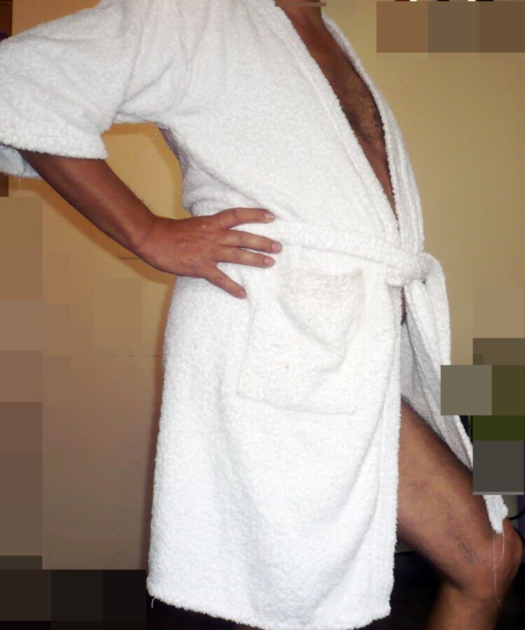 Free porn pics of JB cuck in robe of towel for you 1 of 13 pics