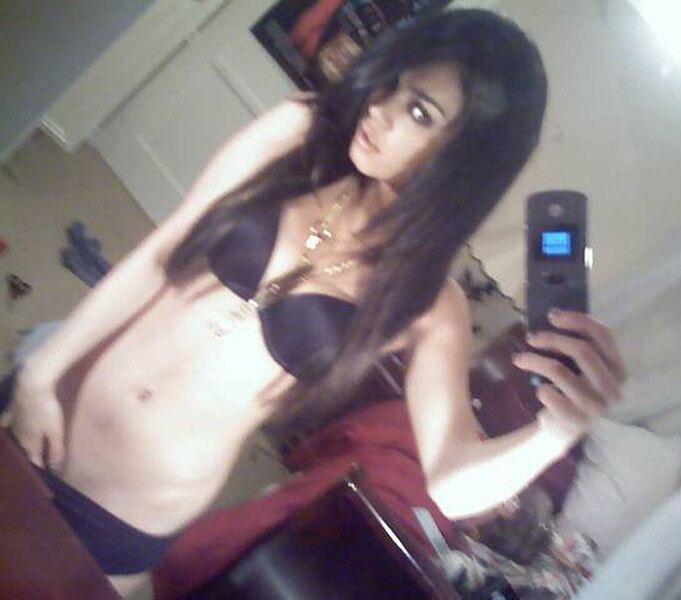 Free porn pics of Vanessa Hudgens, sexy actress 6 of 29 pics